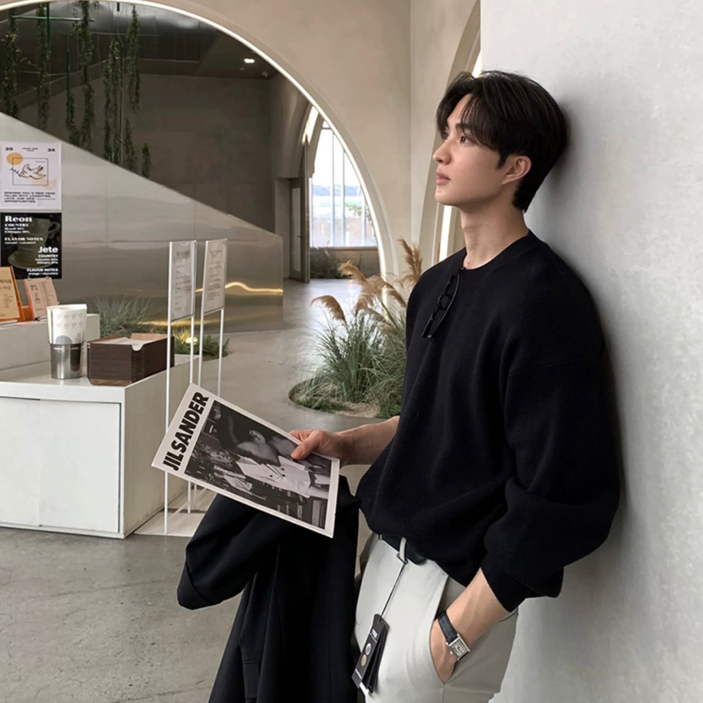 Round-neck bottom shirt
