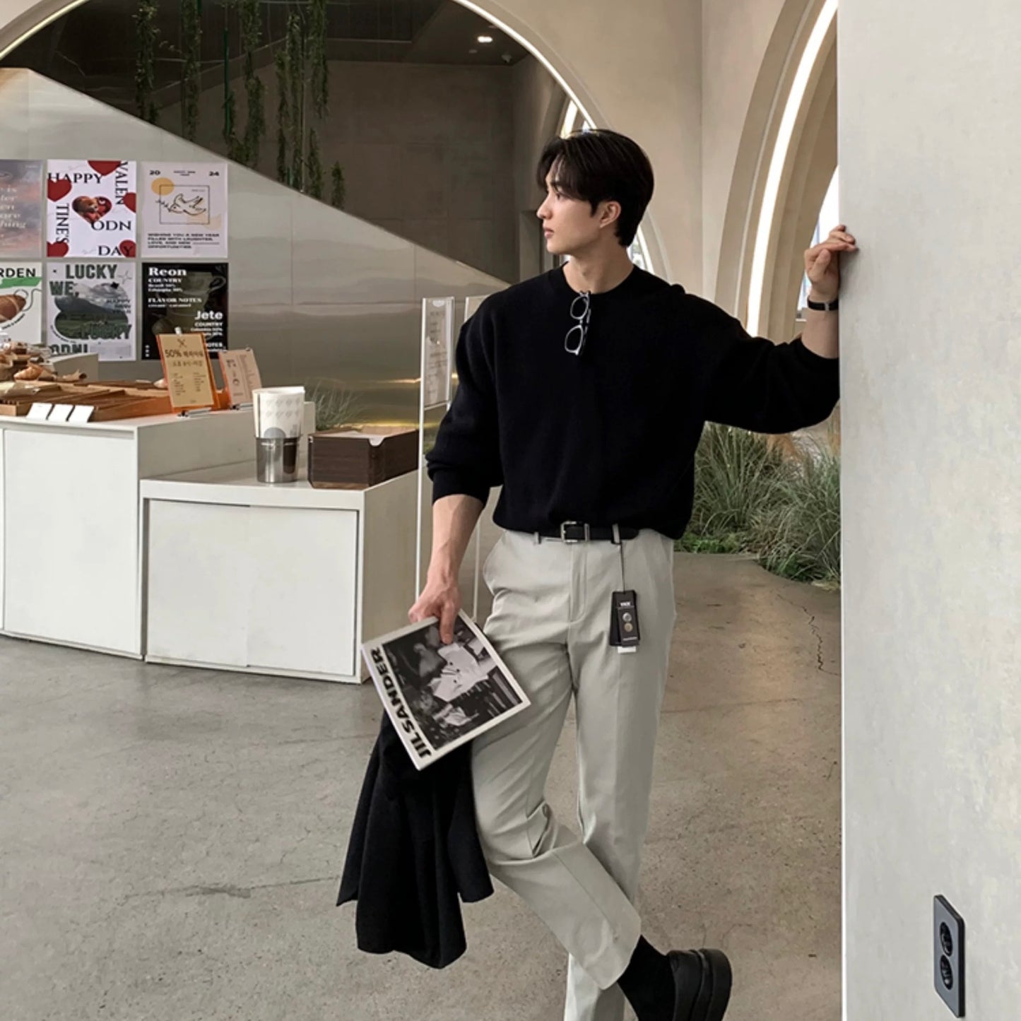 Round-neck bottom shirt