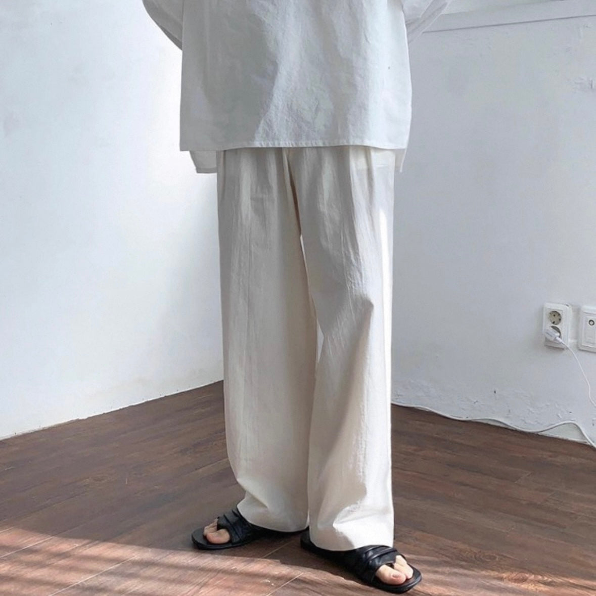 Lightweight Linen Wide-Leg Pants