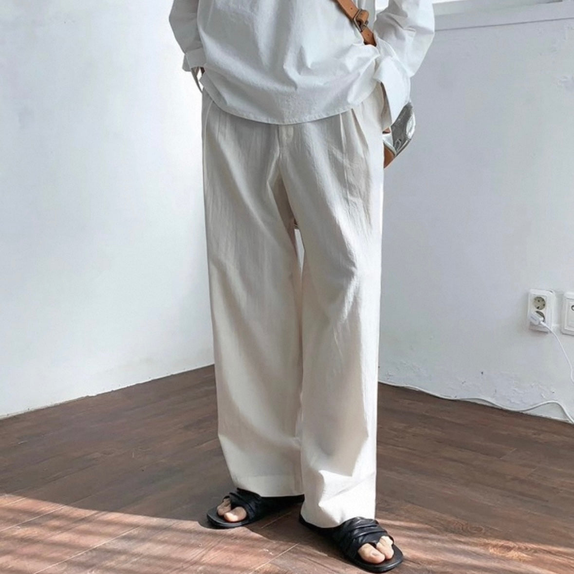 Lightweight Linen Wide-Leg Pants