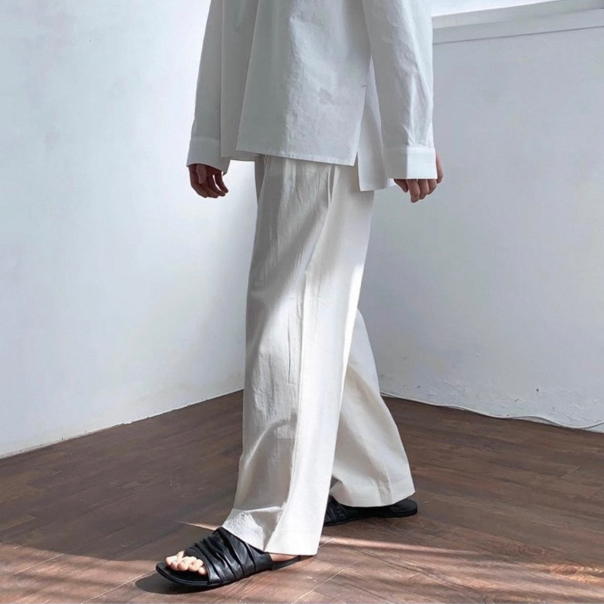 Lightweight Linen Wide-Leg Pants
