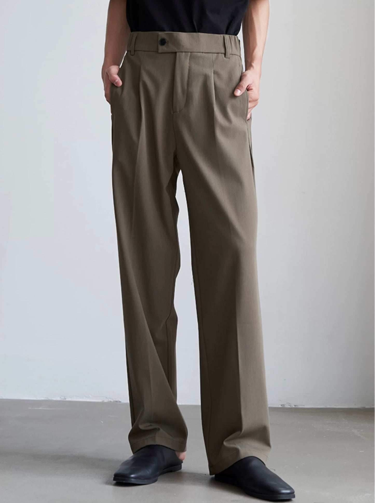 Single Pleated Casual Pants