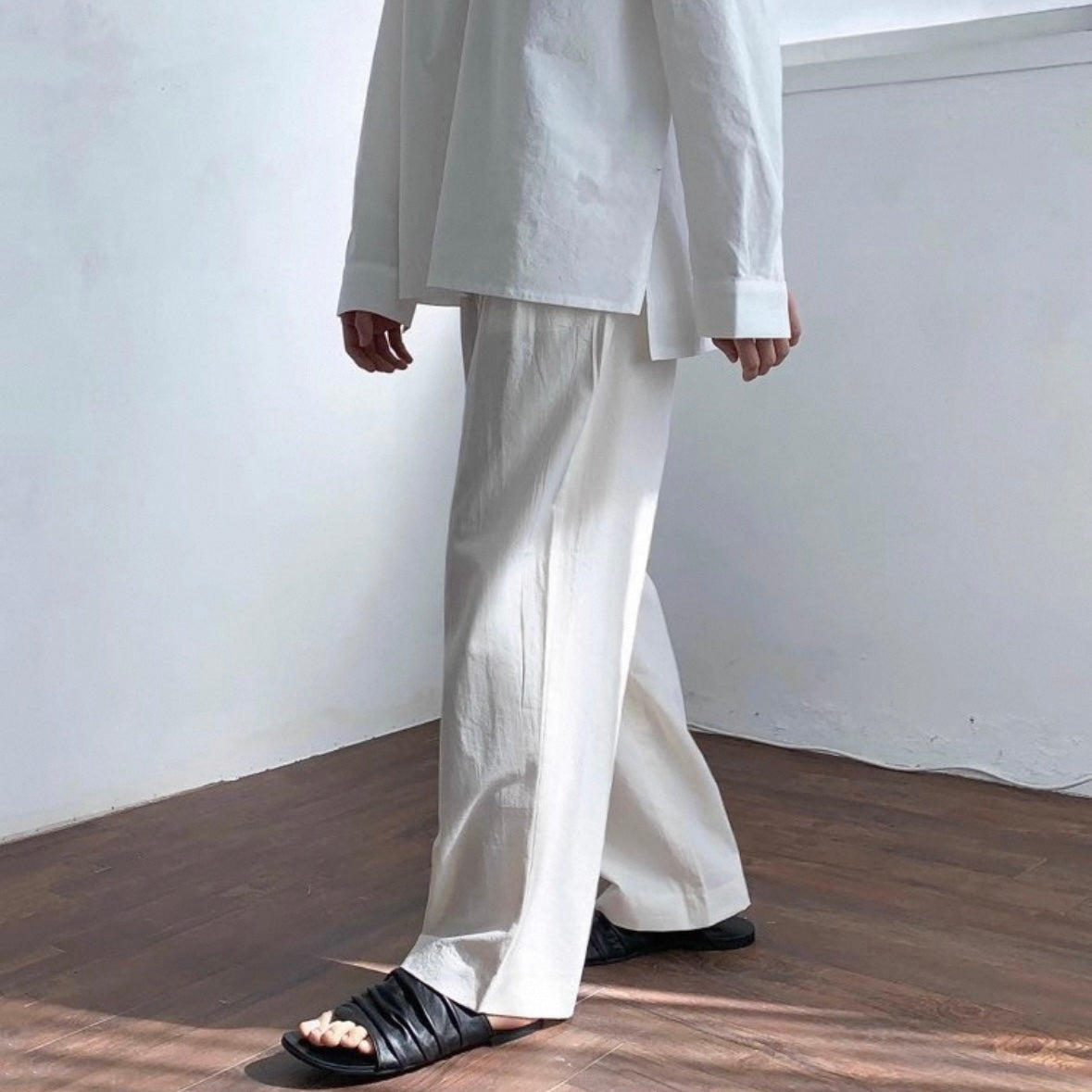 Lightweight Linen Wide-Leg Pants