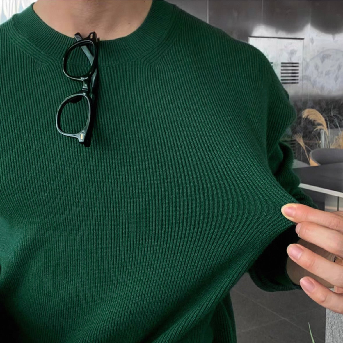 Round-neck bottom shirt