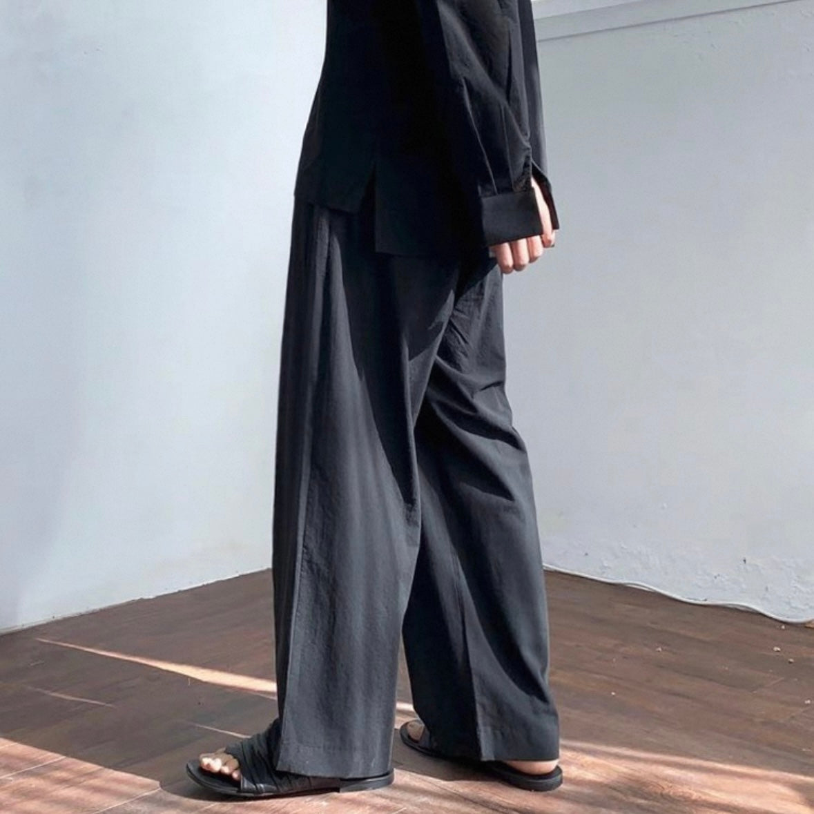 Lightweight Linen Wide-Leg Pants