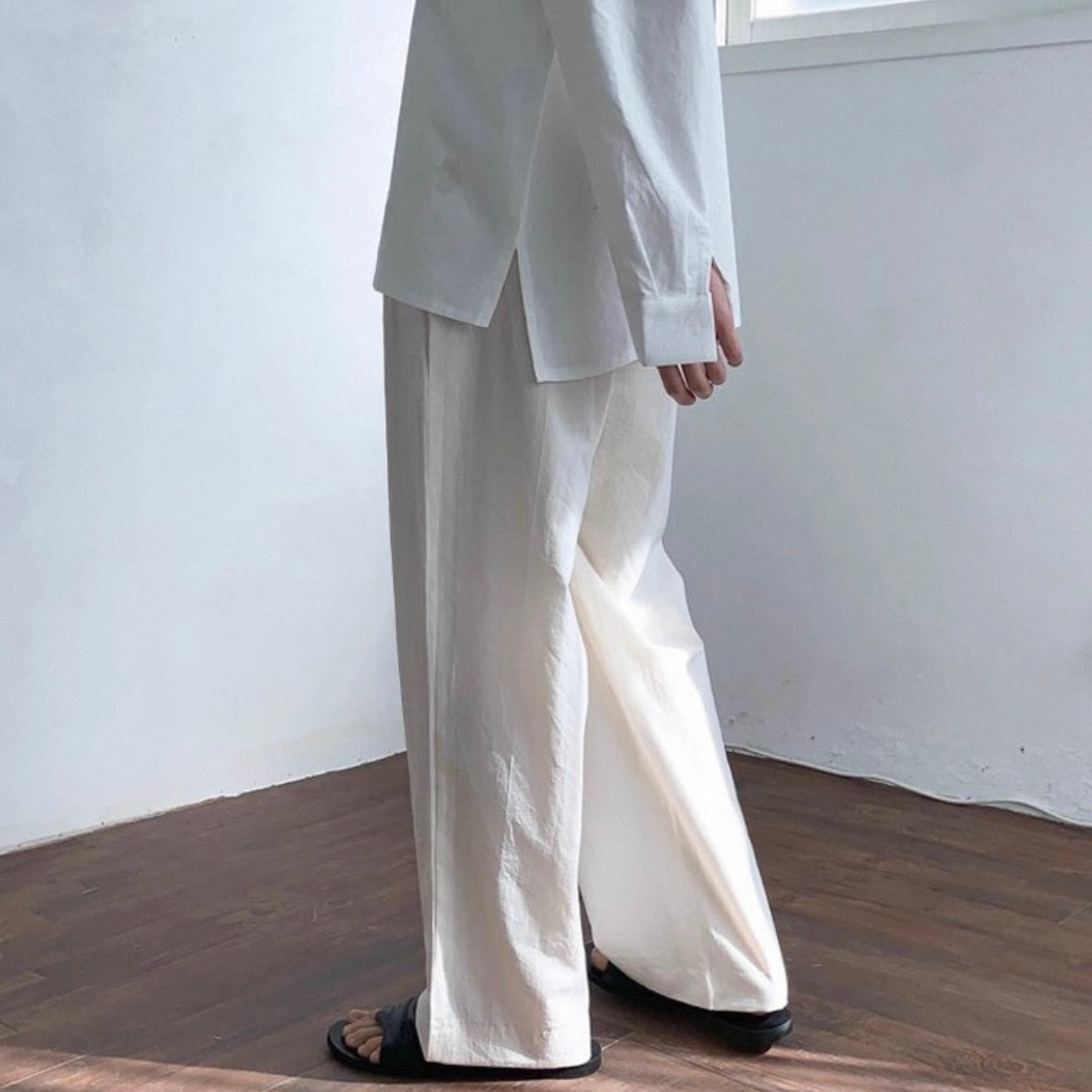 Lightweight Linen Wide-Leg Pants