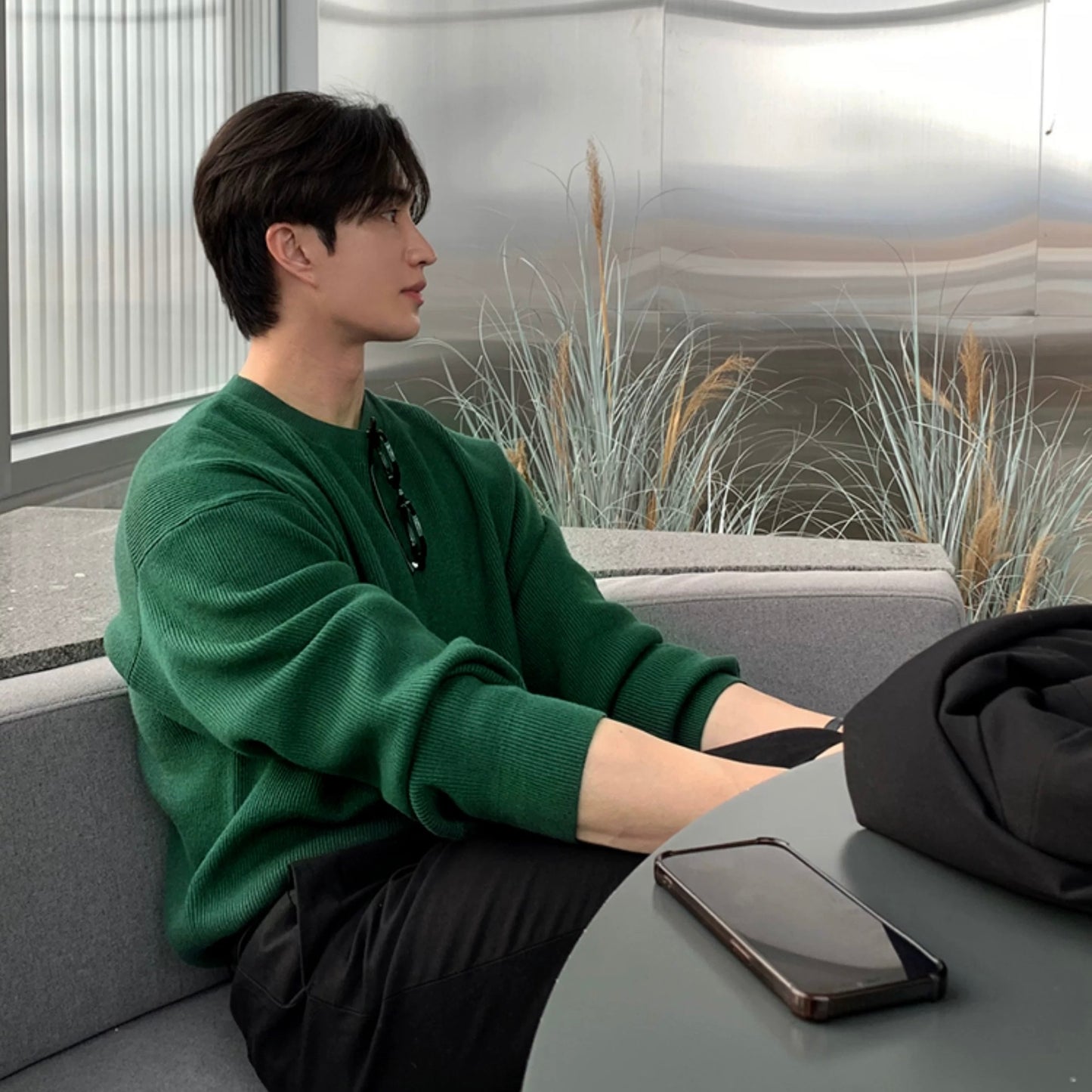 Round-neck bottom shirt