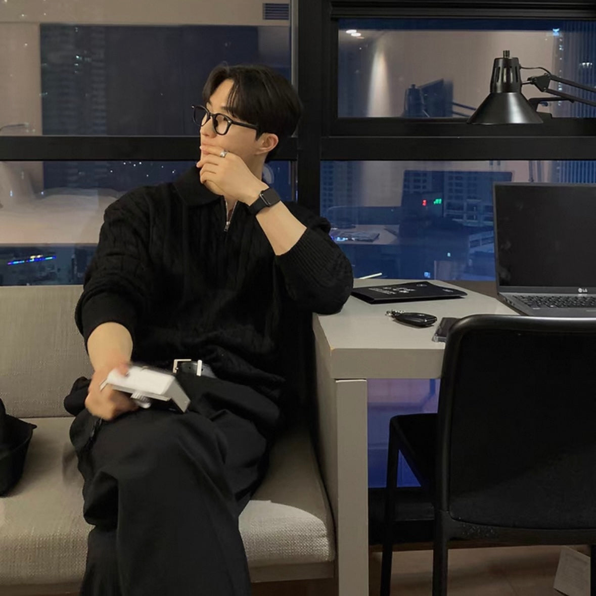 Model Zip Knit Sweater