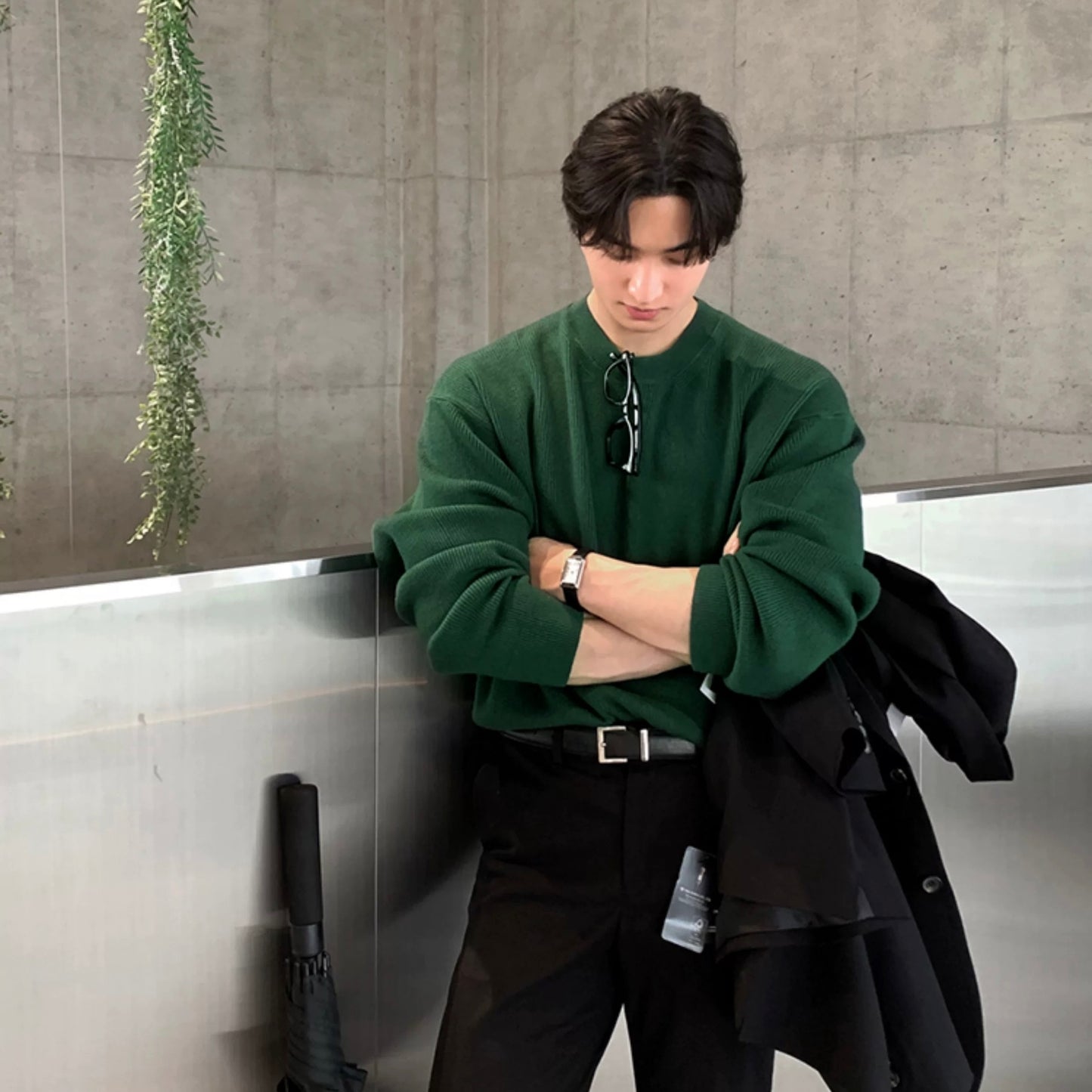 Round-neck bottom shirt