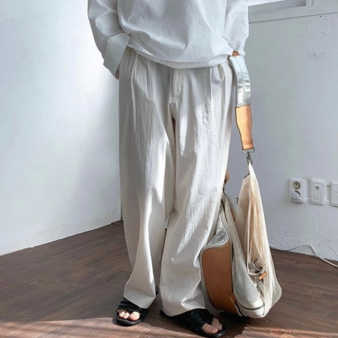 Lightweight Linen Wide-Leg Pants