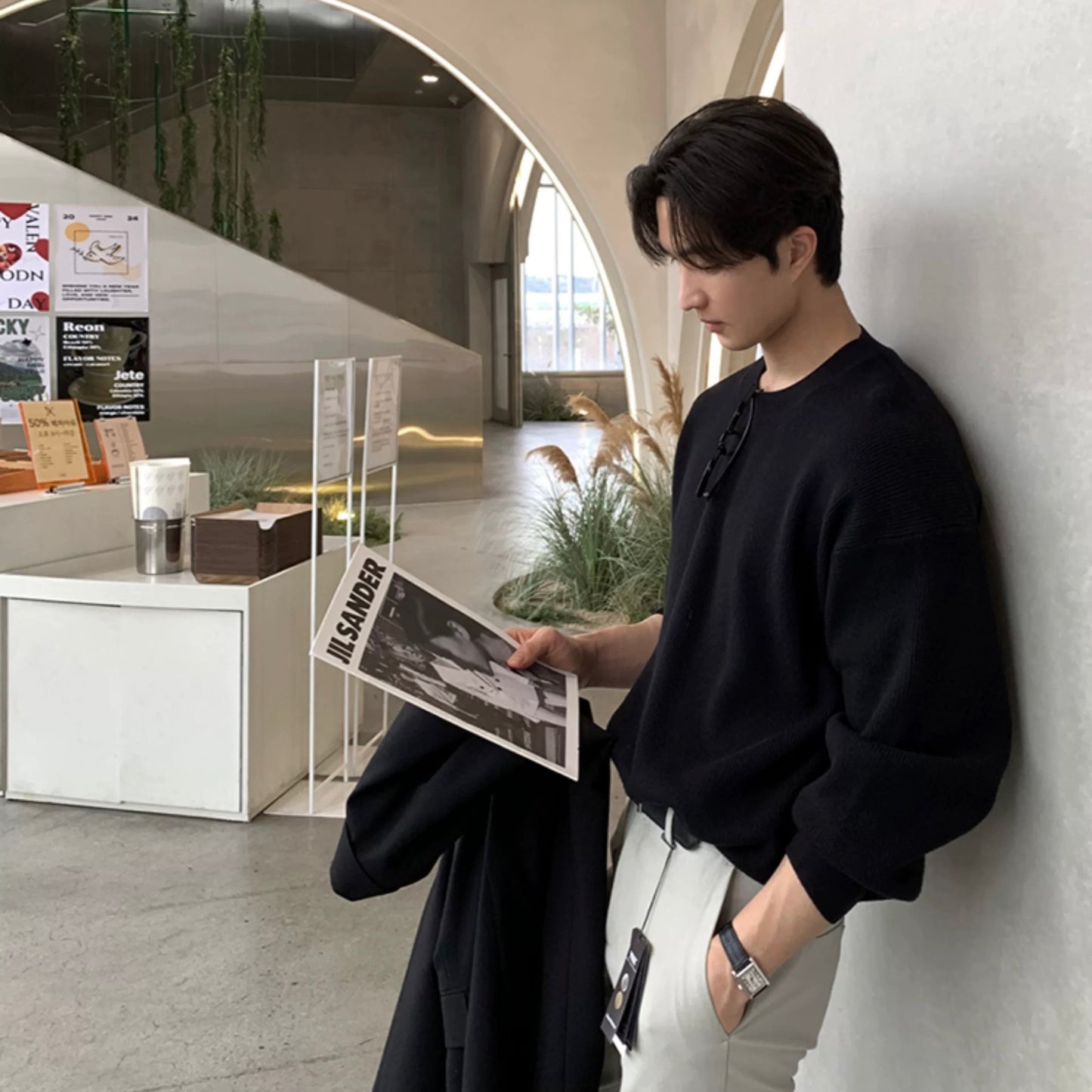 Round-neck bottom shirt