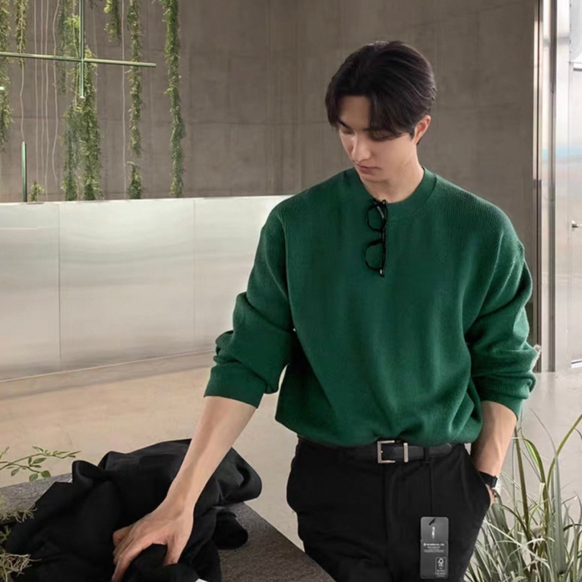 Round-neck bottom shirt