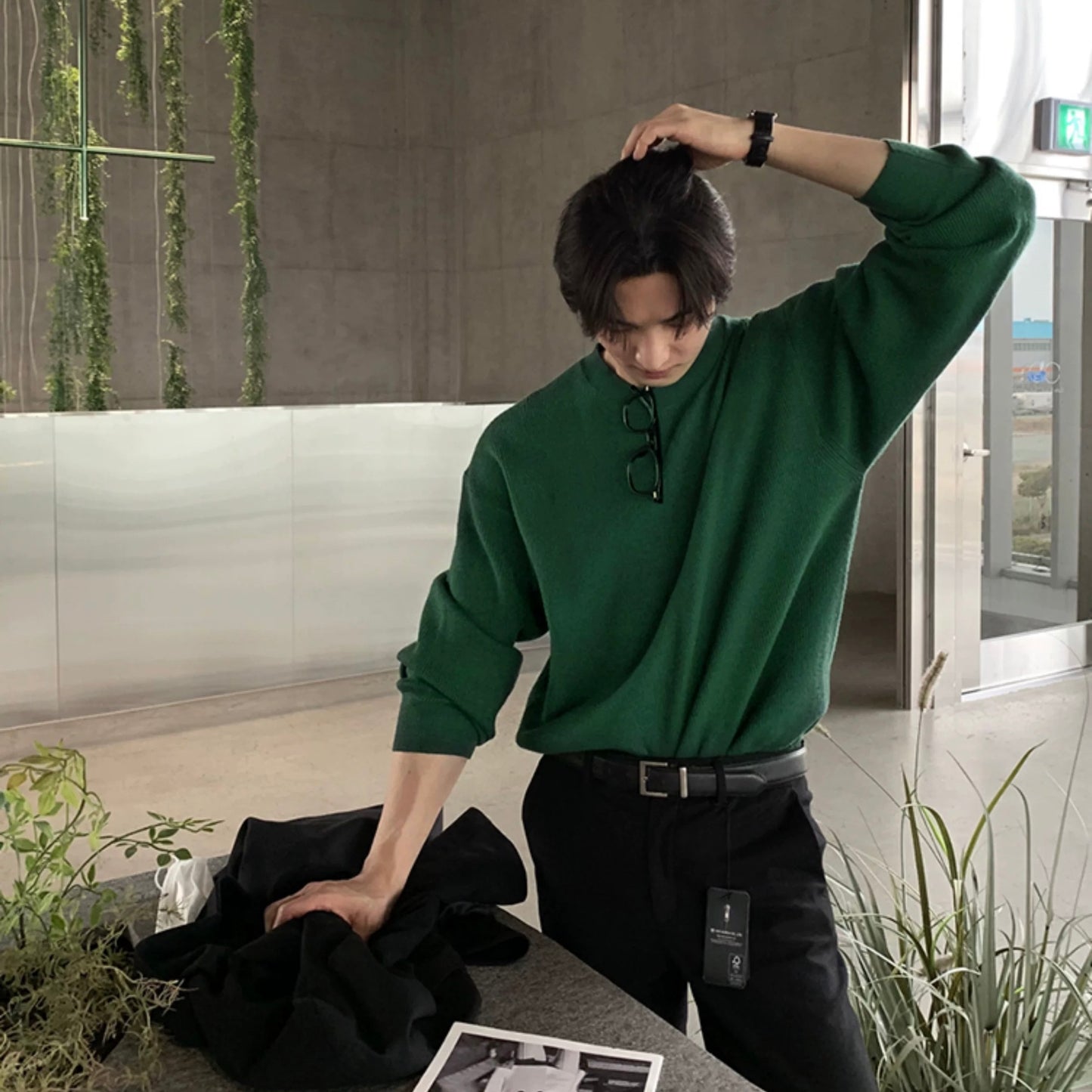 Round-neck bottom shirt