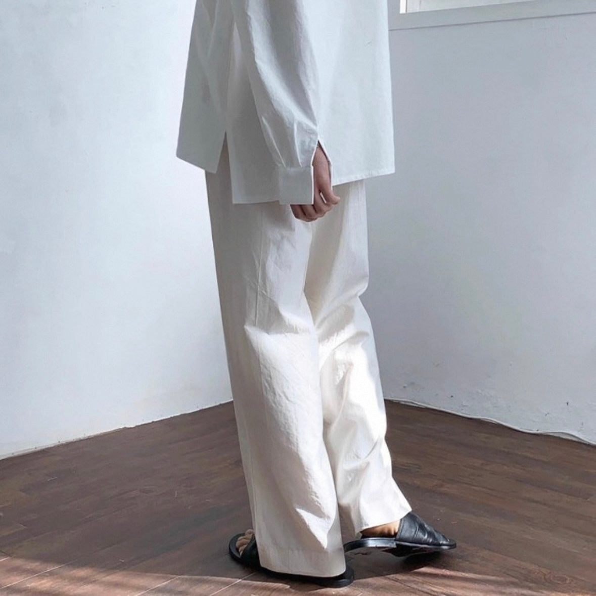 Lightweight Linen Wide-Leg Pants