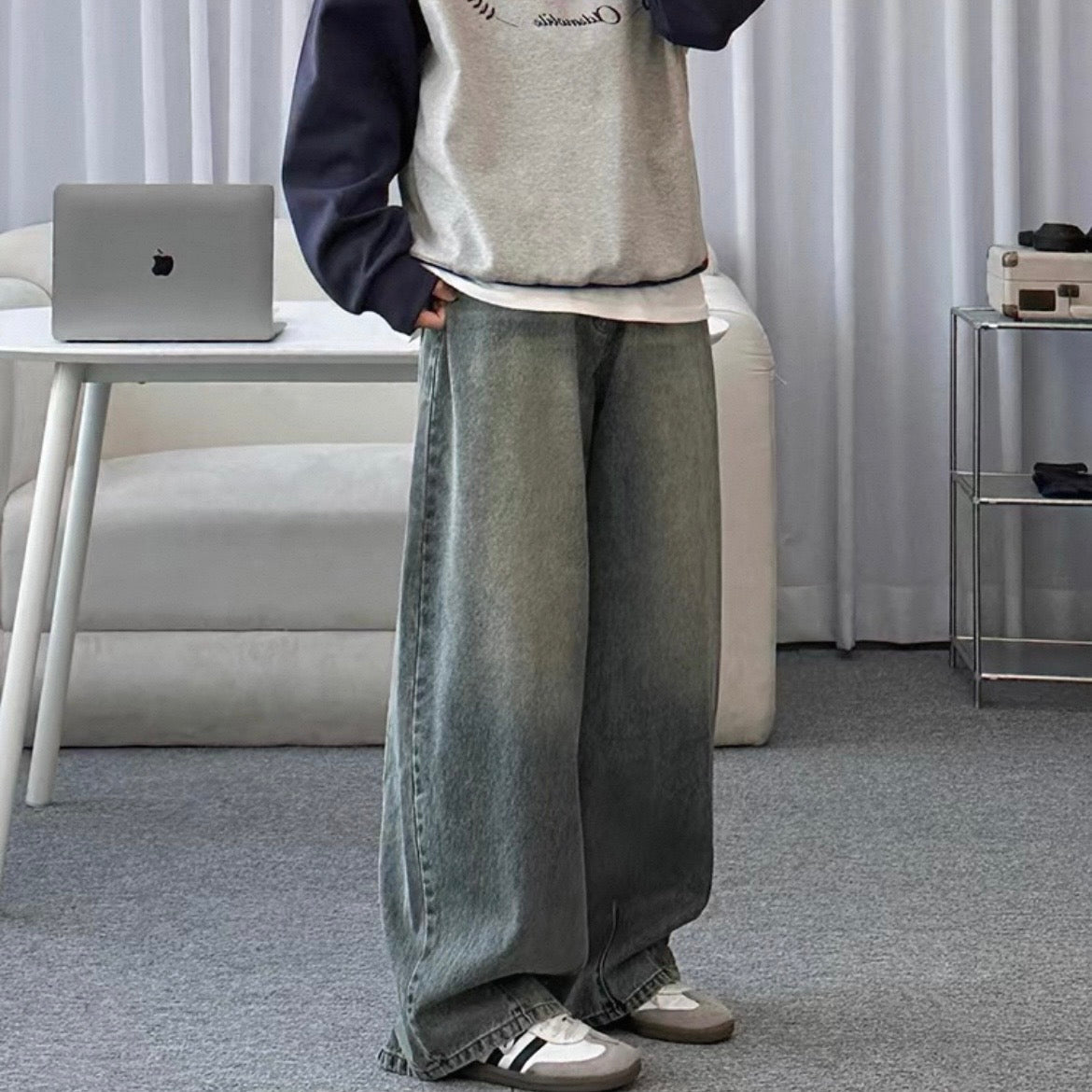 Cleanfit Wide-Leg Jeans