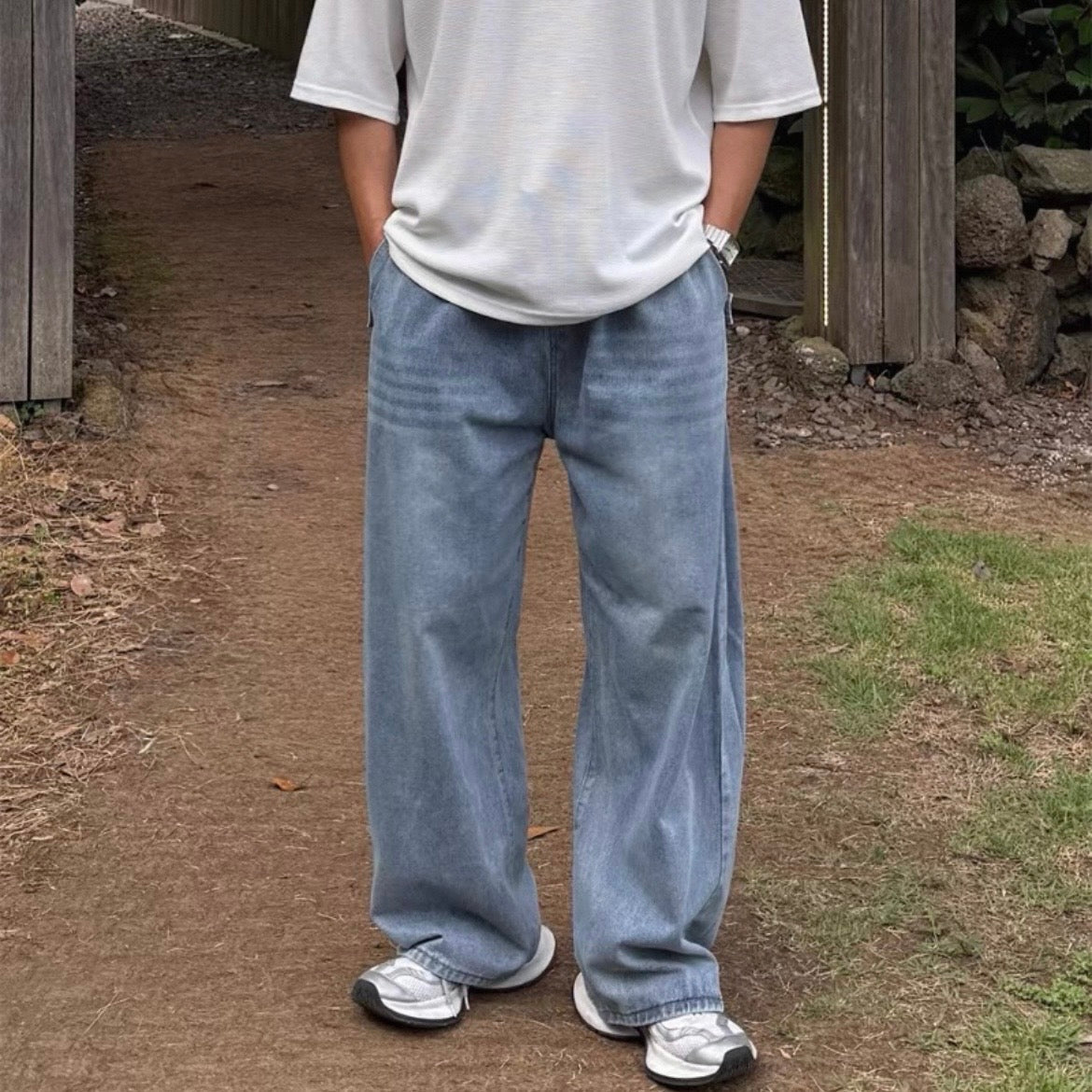 Retro Wide-Legged Jeans