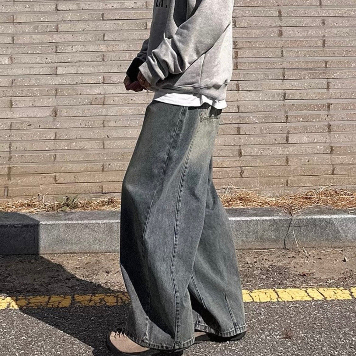 Cleanfit Wide-Leg Jeans