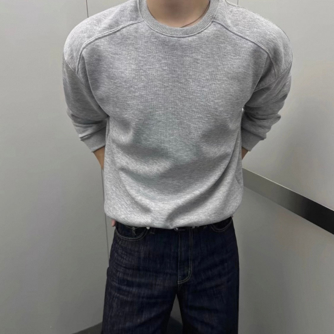 Daily Raglan Sweatshirt