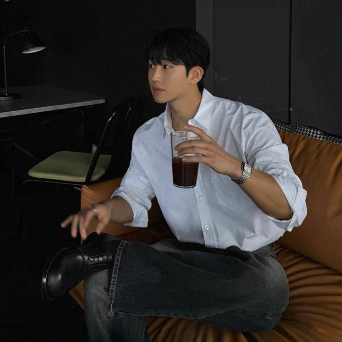 Minimal Loose Shirt