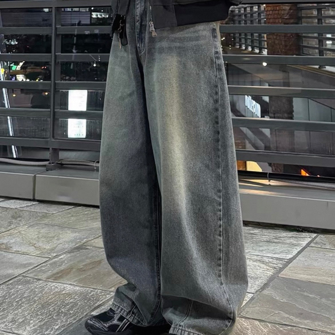Cleanfit Wide-Leg Jeans