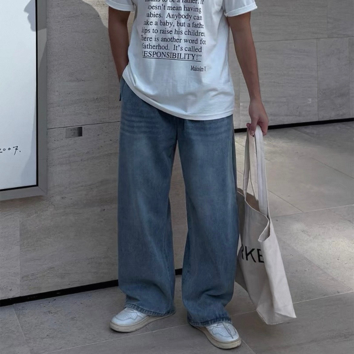 Retro Wide-Legged Jeans