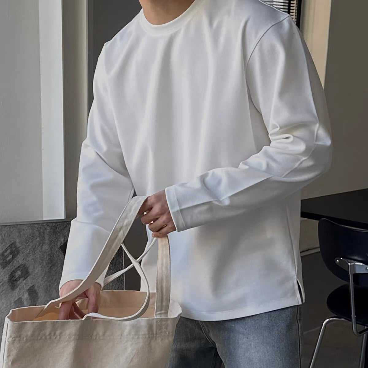 Minimal Silhouette Long Sleeve Tee