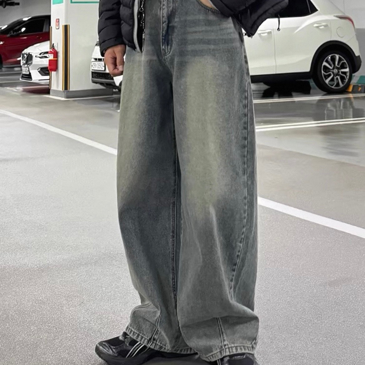Cleanfit Wide-Leg Jeans
