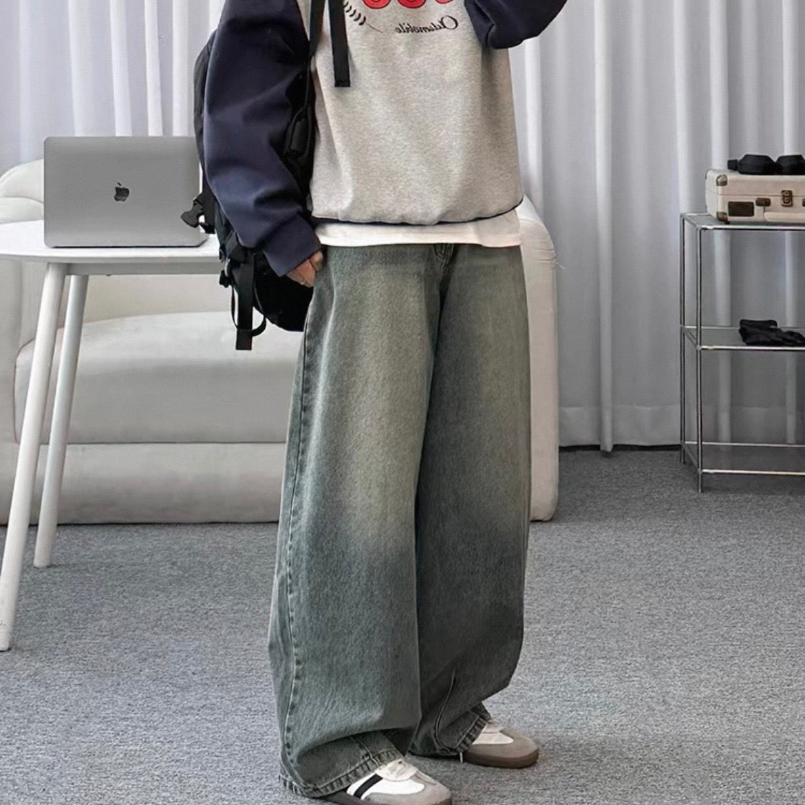 Cleanfit Wide-Leg Jeans