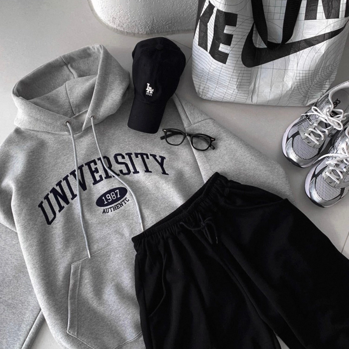 Logo Hoodie Pullover