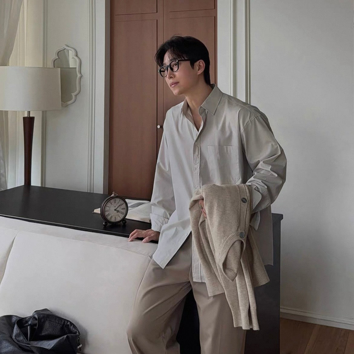 Minimal Loose Shirt