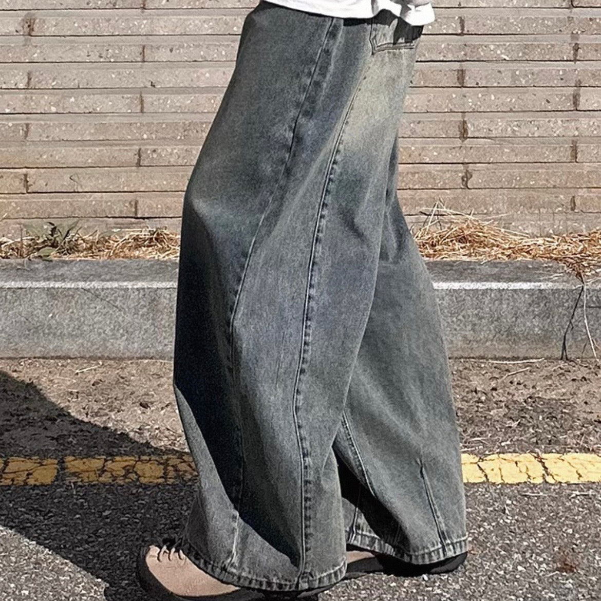 Cleanfit Wide-Leg Jeans