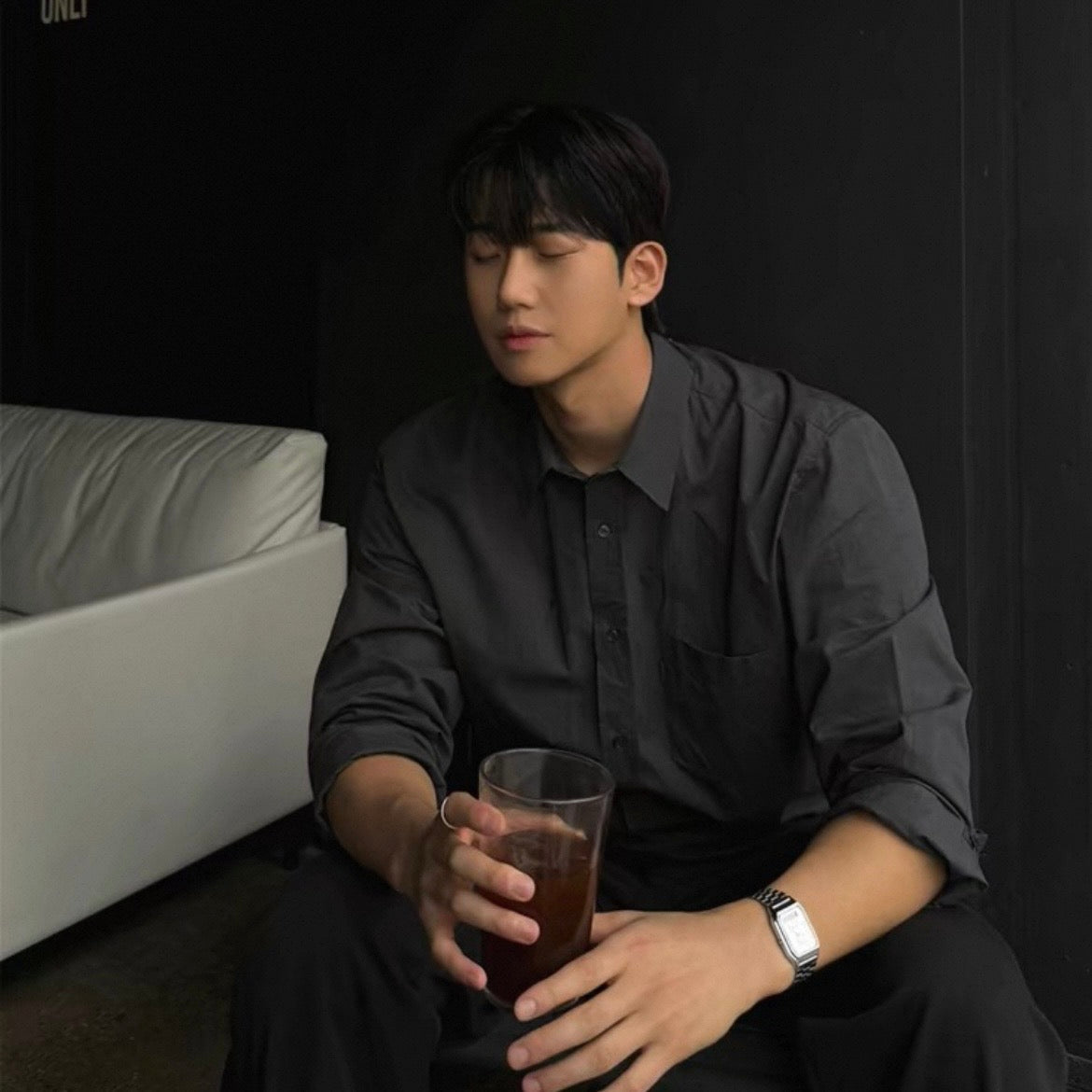 Minimal Loose Shirt
