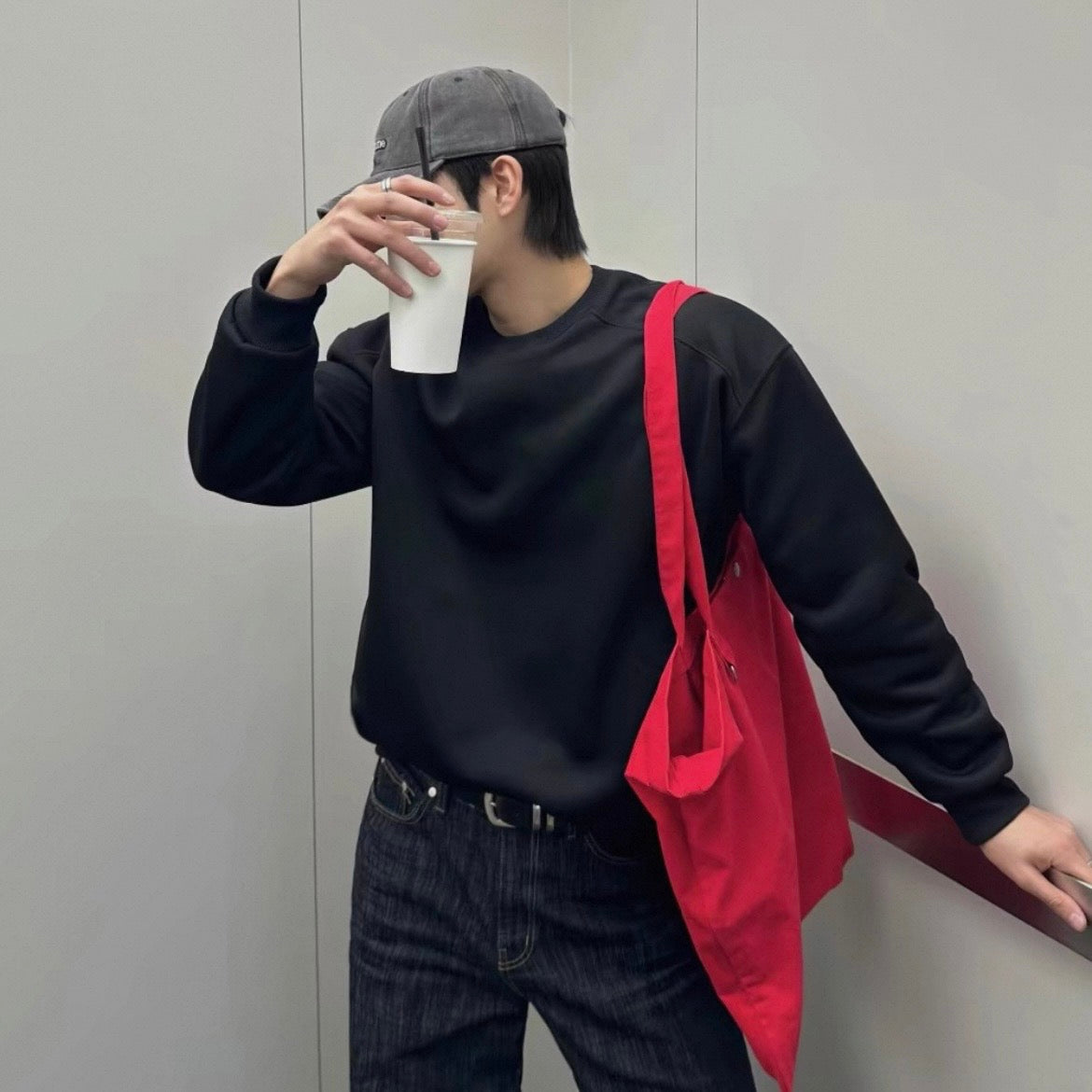 Daily Raglan Sweatshirt