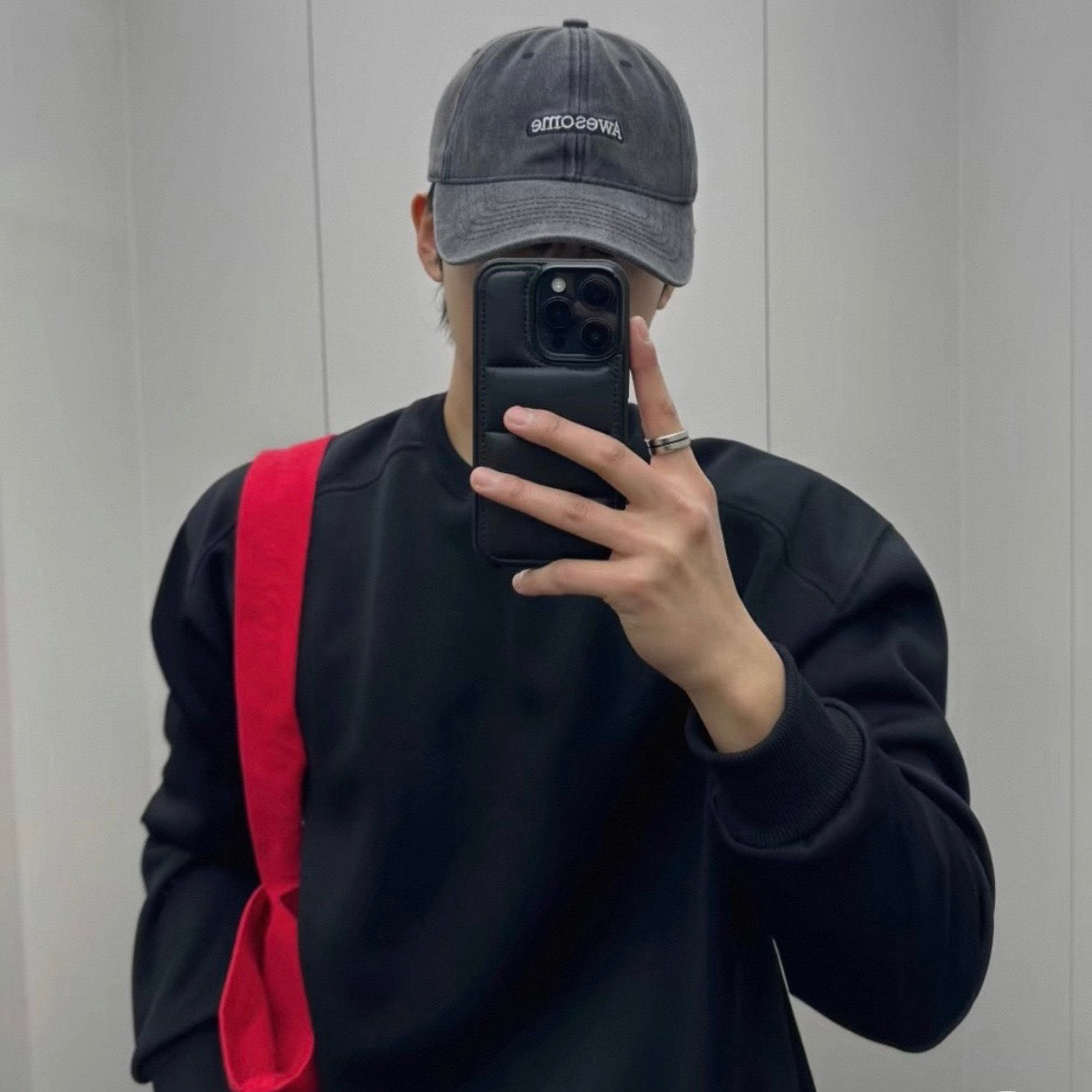 Daily Raglan Sweatshirt