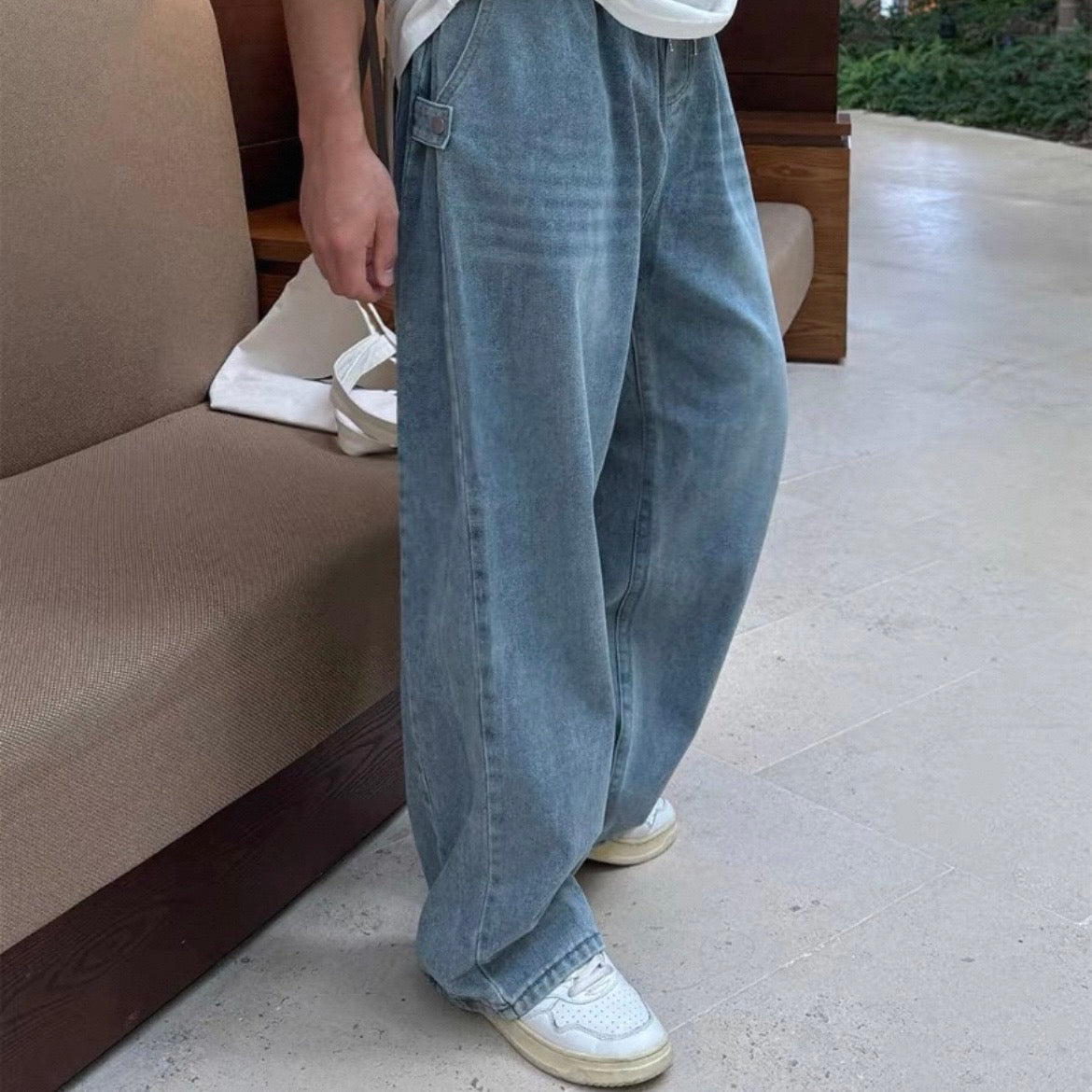 Retro Wide-Legged Jeans