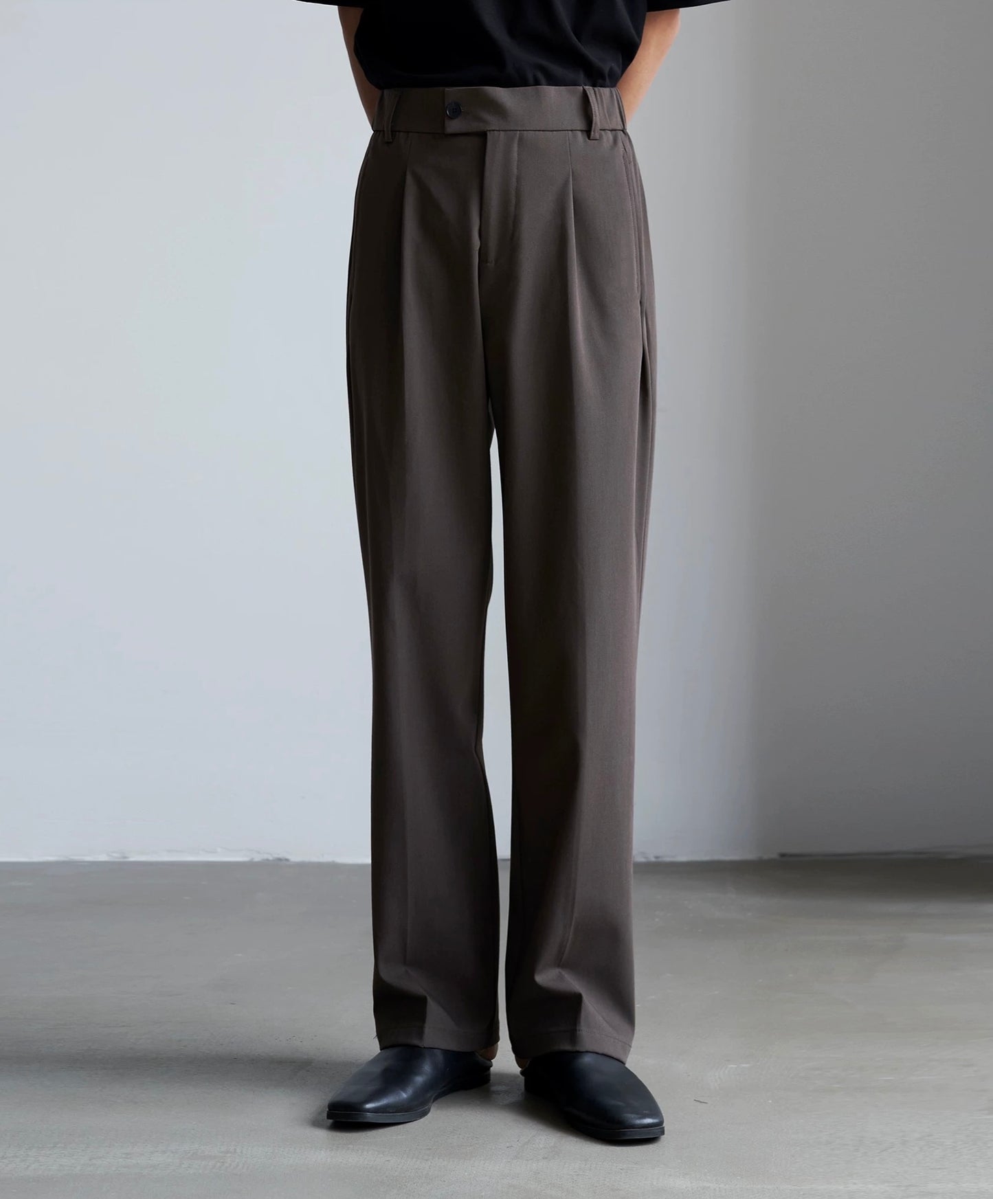 Single Pleated Casual Pants